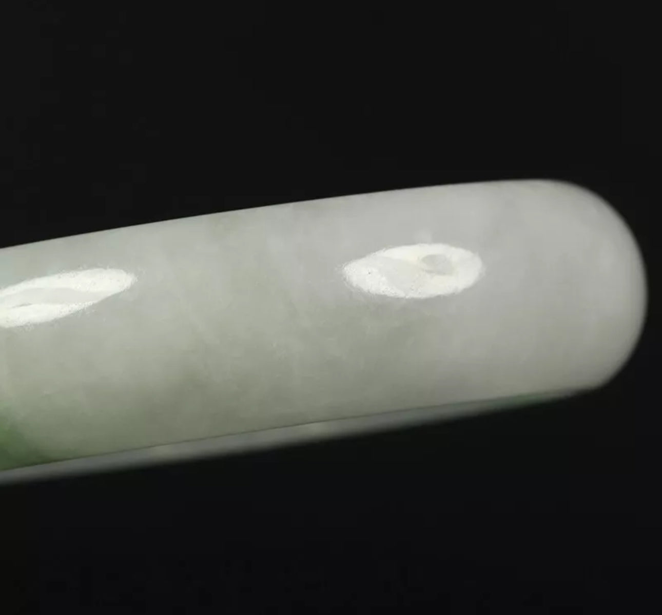 VINTAGE Large Jadeite Green/White Jade Bangle Size 60mm O1015 - JazzyJewelbyAmina