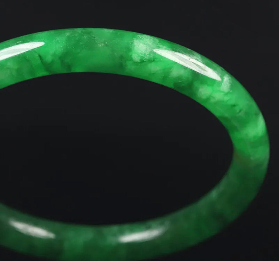 VINTAGE XS Jadeite Green Jade Bangle Size 53mm J913 - JazzyJewelbyAmina