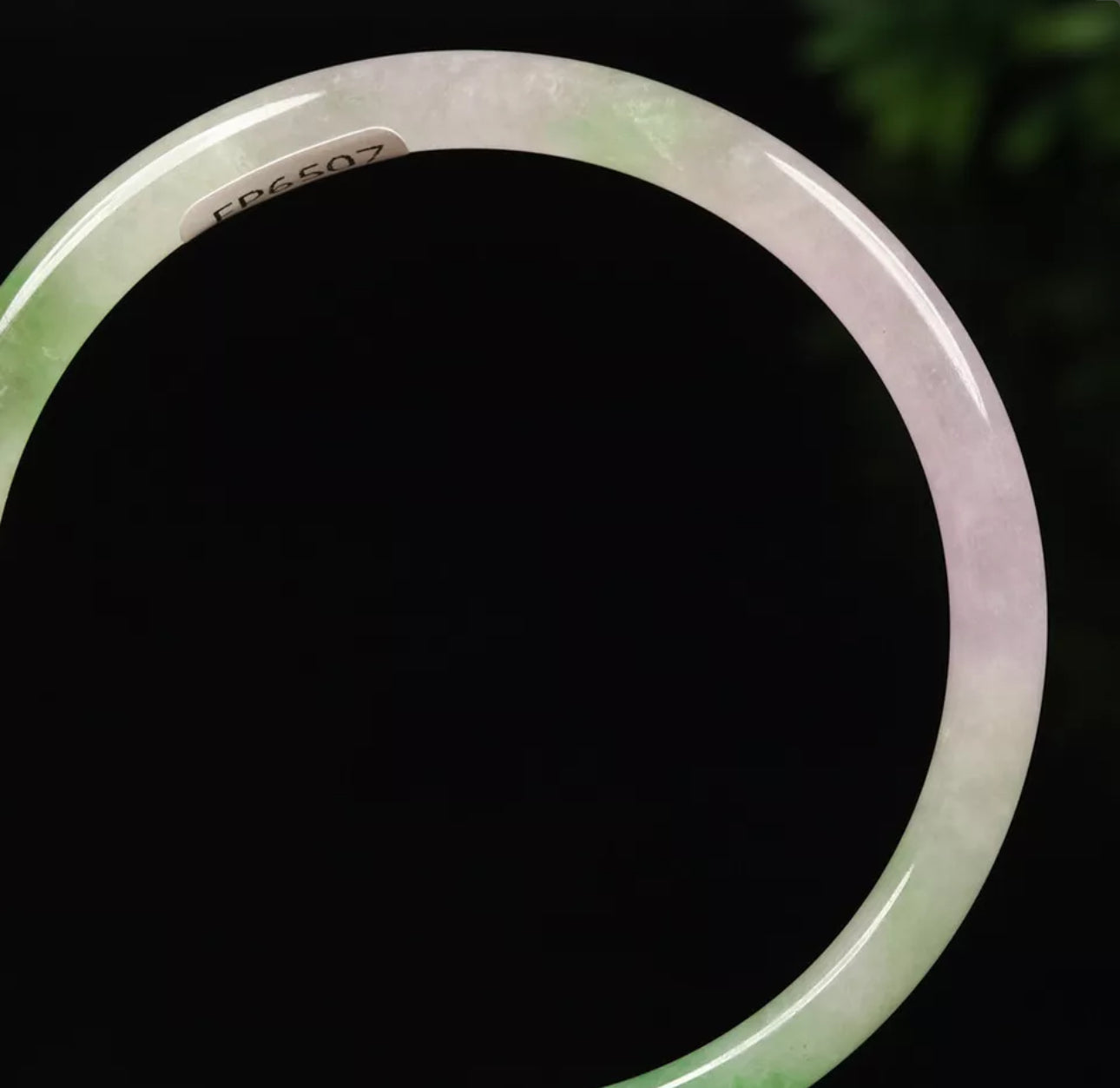 VINTAGE Medium Jadeite Green/Lavender Jade Bangle Round Princess Cut Size 58mm Fine Unique Jade Piece N067 - JazzyJewelbyAmina