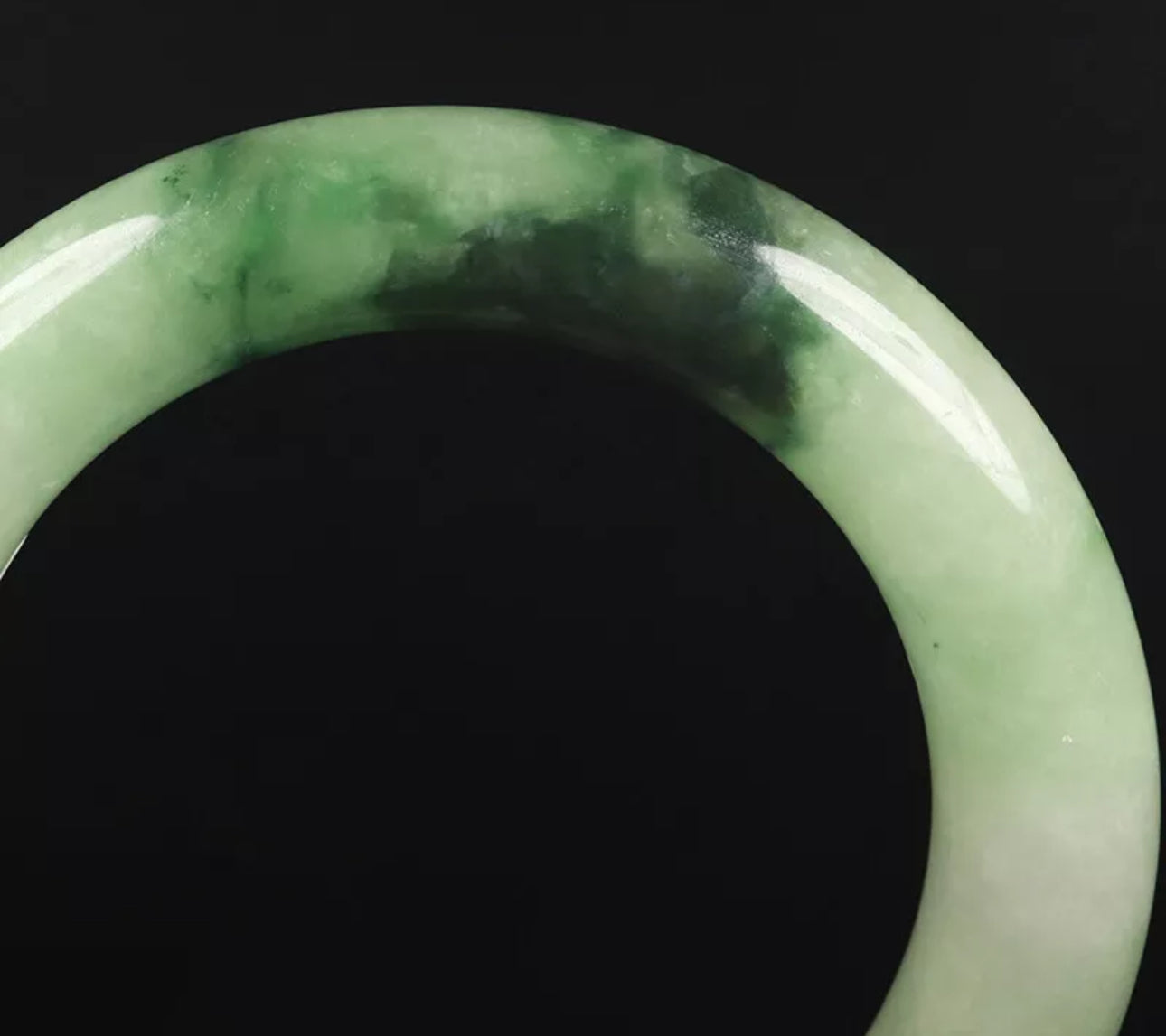 VINTAGE Small Jadeite Green Jade Bangle Round Princess Cut Size 55mm O613 - JazzyJewelbyAmina
