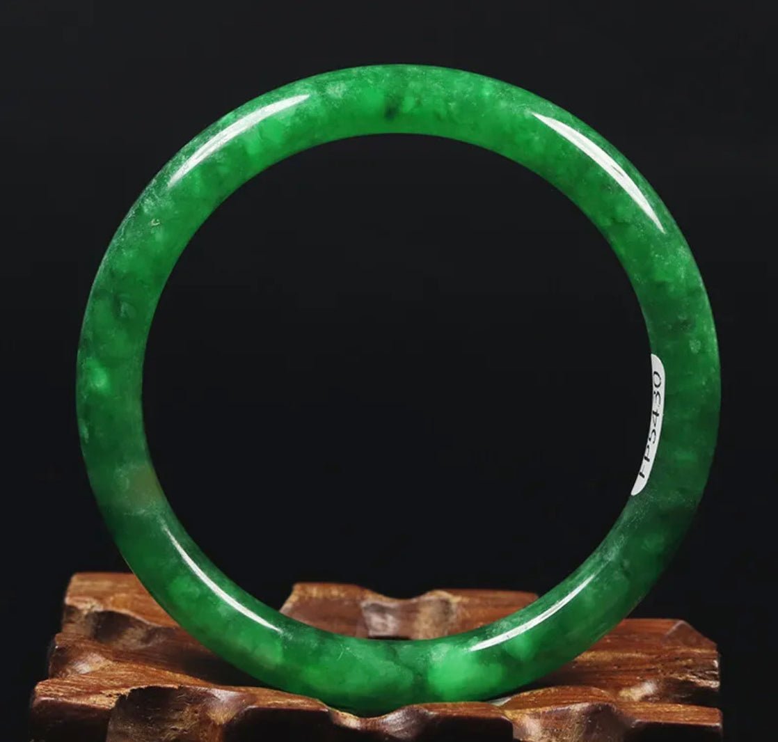VINTAGE XS Jadeite Green Jade Bangle Size 53mm J913 - JazzyJewelbyAmina