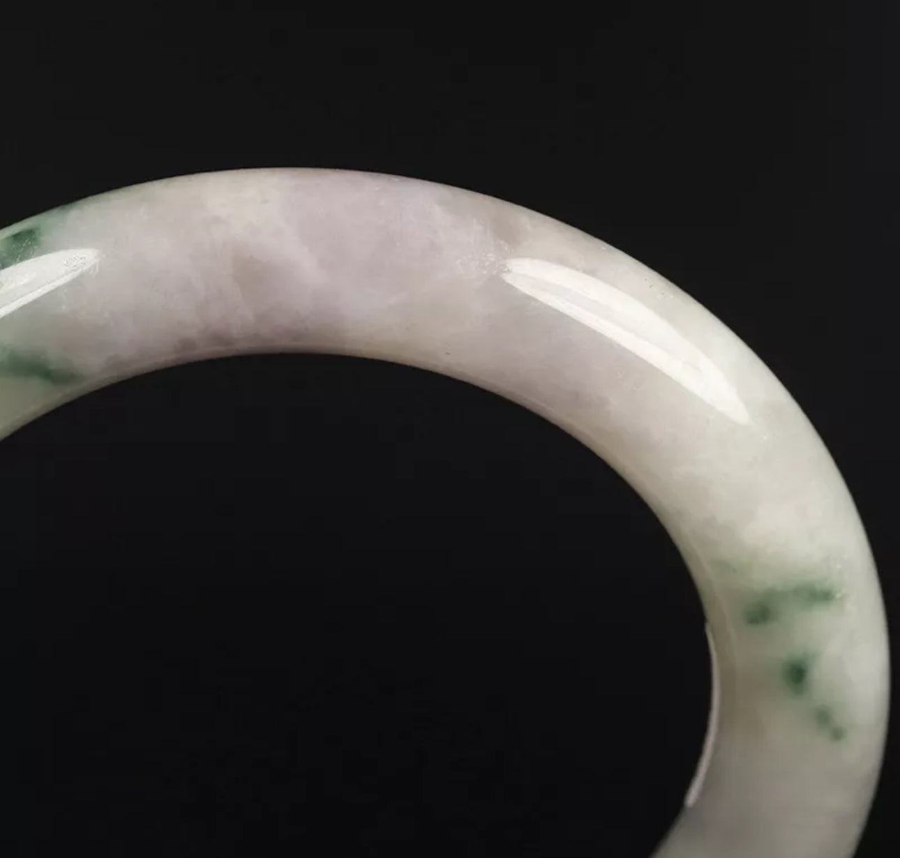 VINTAGE Medium Jadeite White Lavender Jade Bangle Round Princess Cut Size 57mm G404 - JazzyJewelbyAmina