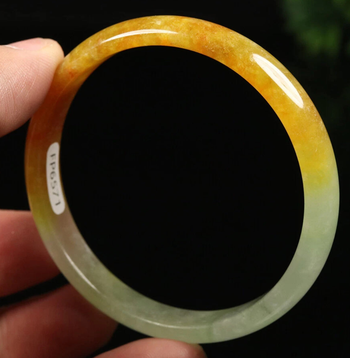 VINTAGE Small Jadeite Brown/Green Jade Bangle Size 56 mm U195