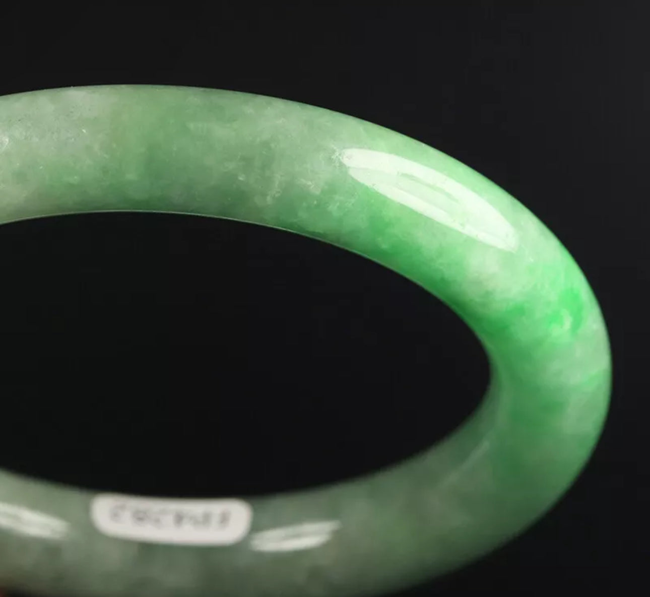 VINTAGE Medium Jadeite Green Jade Bangle Round Princess Chunky Cut Size 59mm G617 - JazzyJewelbyAmina