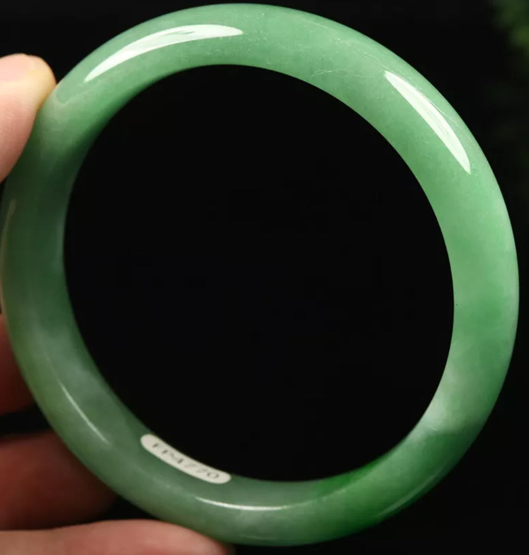 VINTAGE XL Jadeite Green Jade Bangle Size 64mm S593 - JazzyJewelbyAmina