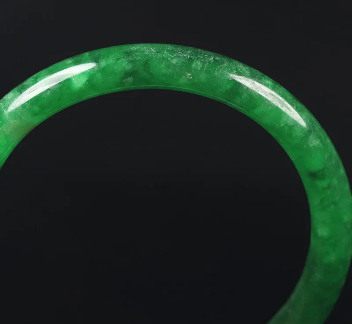 VINTAGE XS Jadeite Green Jade Bangle Size 53mm J913 - JazzyJewelbyAmina