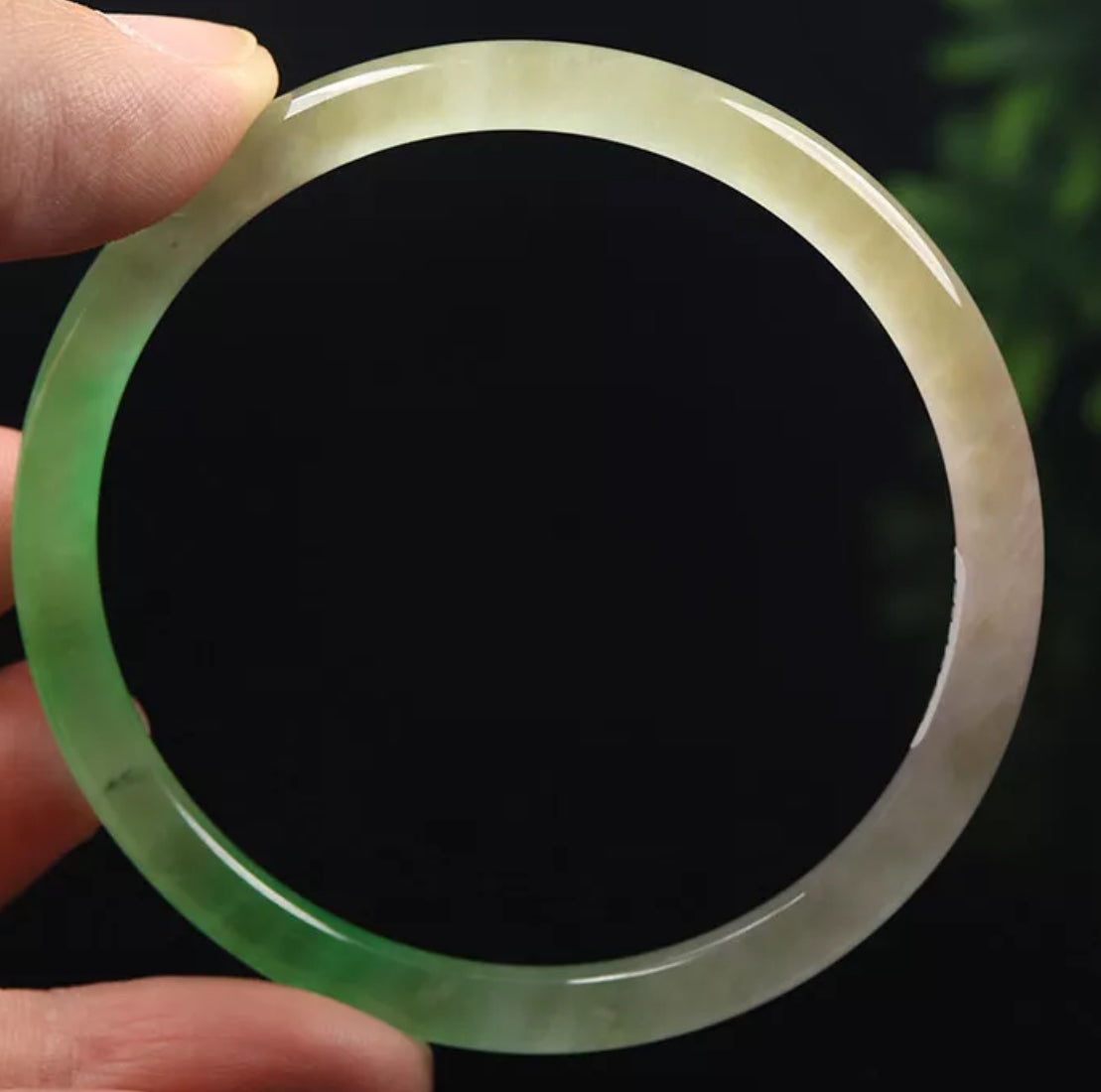 VINTAGE Large Jadeite Green/Lavender Jade Bangle Size 61mm Round Princess Thin Cut M953 - JazzyJewelbyAmina