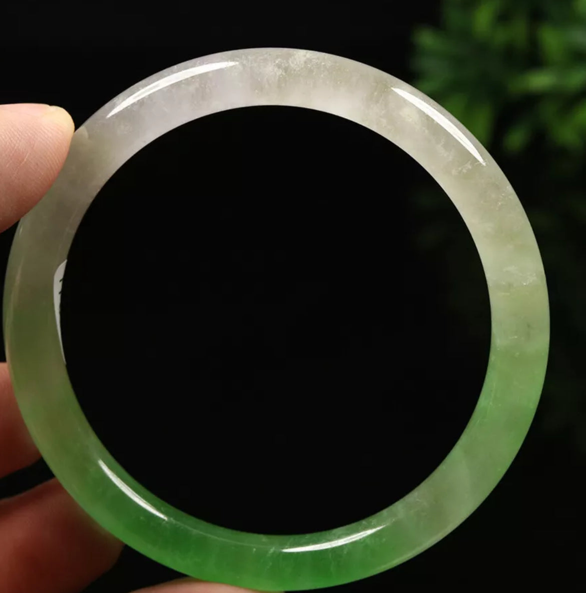 VINTAGE Medium Jadeite Green Jade Bangle Size 58mm Round Princess Cut D073 - JazzyJewelbyAmina