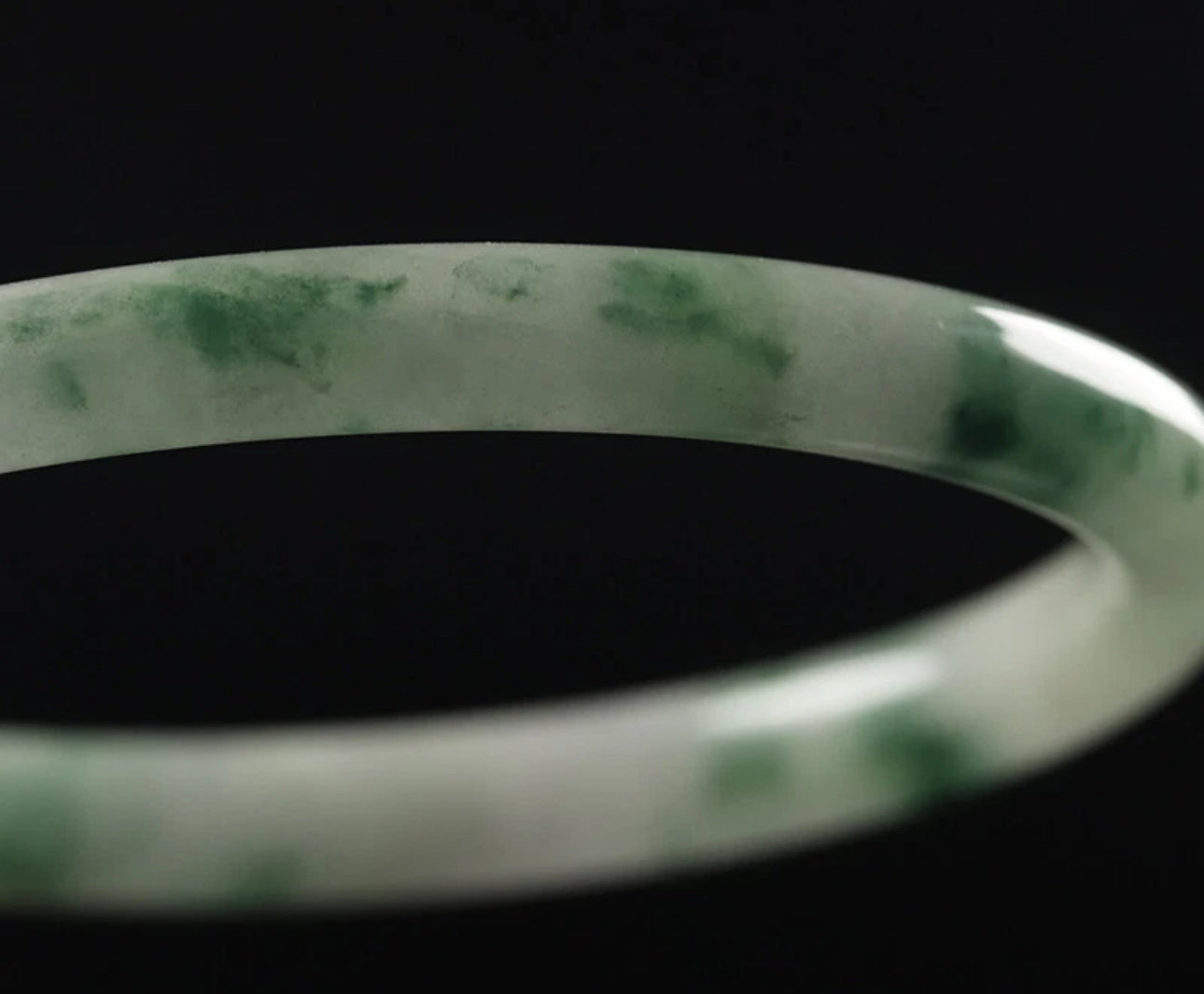 VINTAGE Medium Jadeite Green/White Jade Bangle Size 59 MM Marble Floating Flower Jade G163 - JazzyJewelbyAmina