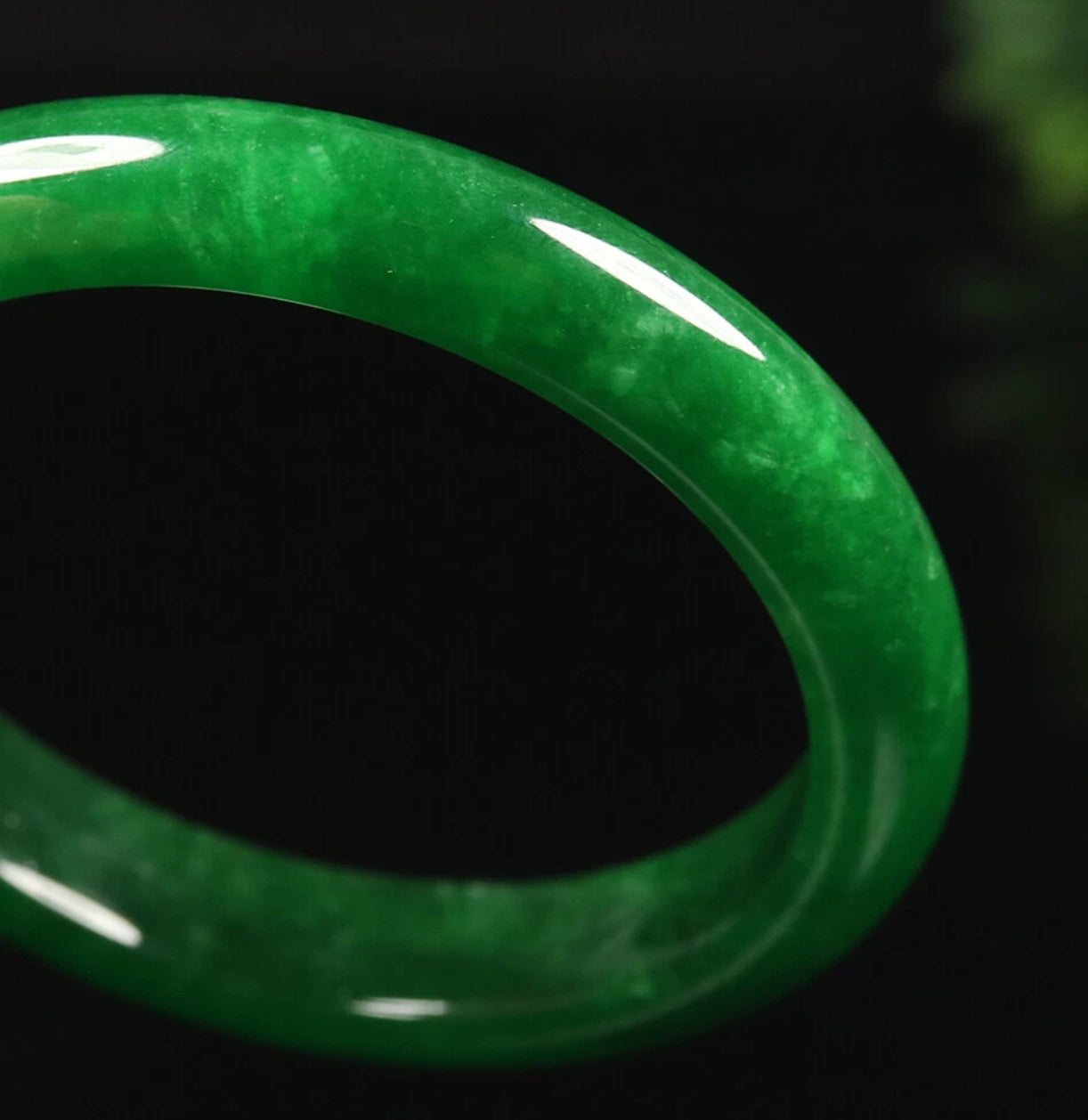 VINTAGE Medium Jadeite Green Jade Bangle Size 57MM S689