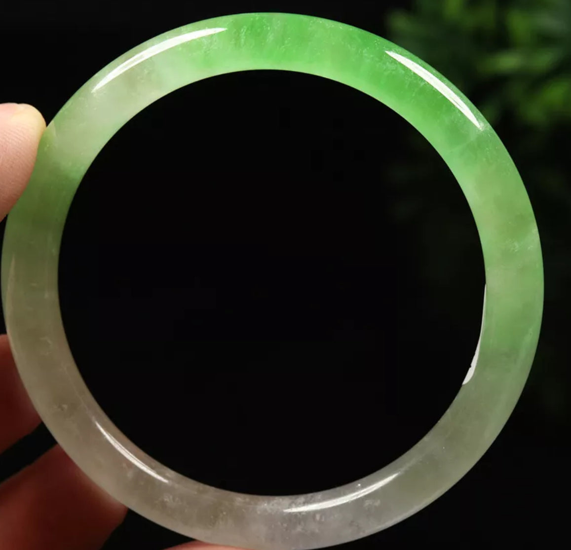 VINTAGE Medium Jadeite Green Jade Bangle Size 58mm Round Princess Cut D073 - JazzyJewelbyAmina