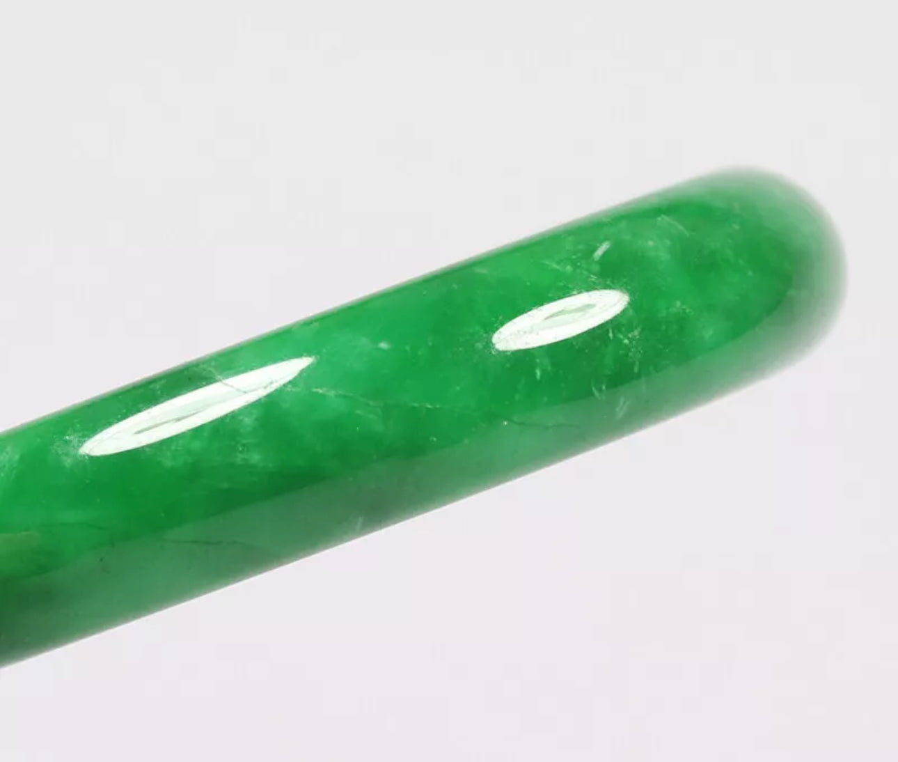VINTAGE Medium Jadeite Green Jade Bangle Size 58mm A8181 - JazzyJewelbyAmina
