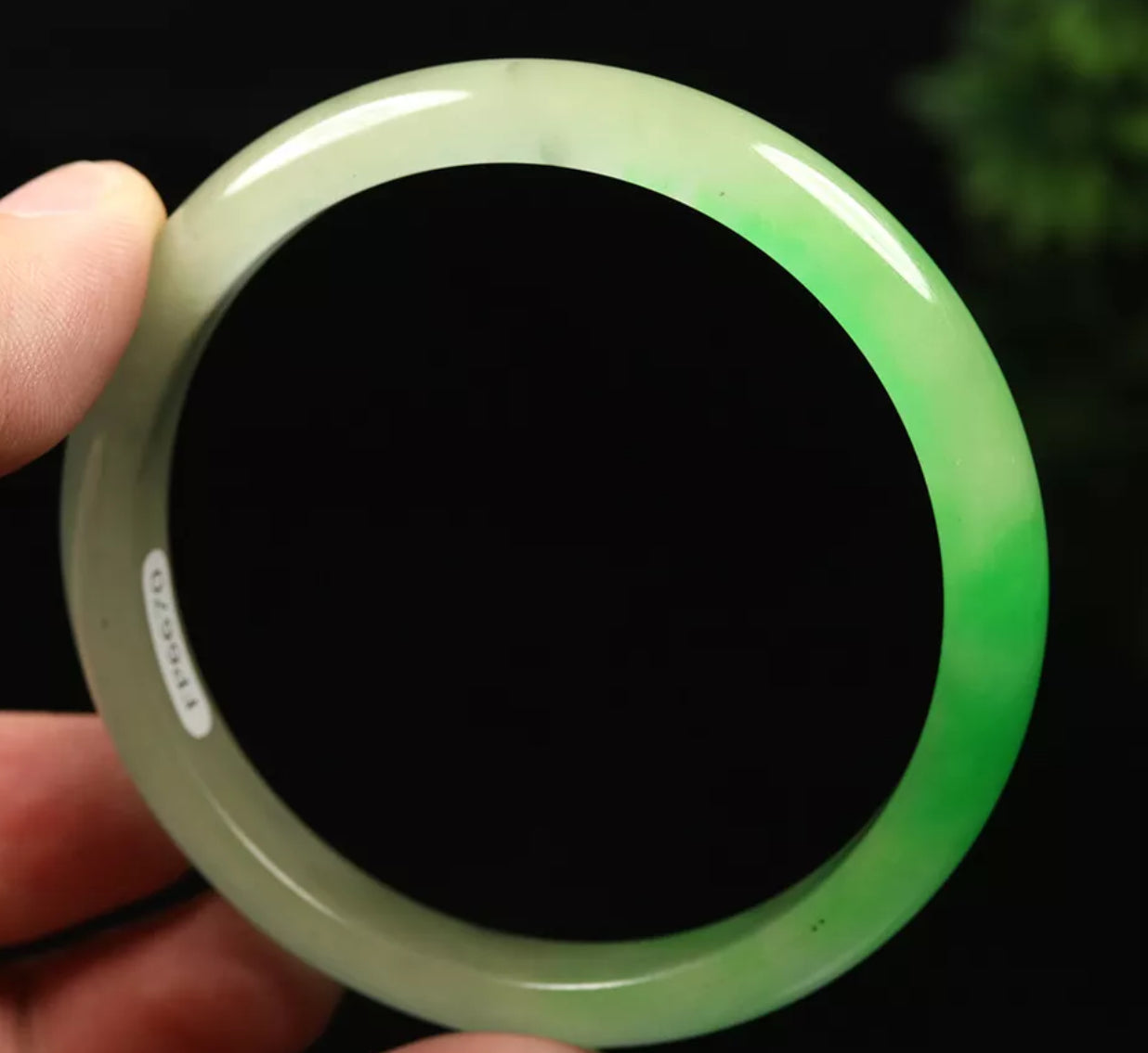 VINTAGE Large Jadeite Green Jade Bangle Size 63mm Round Princess Thin Cut J393 - JazzyJewelbyAmina