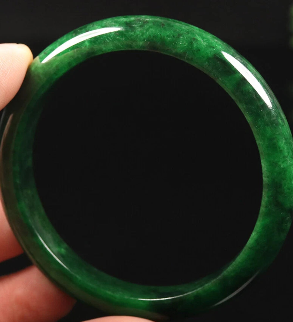VINTAGE Medium Jadeite Green Hade Bangle size 58mm Y687