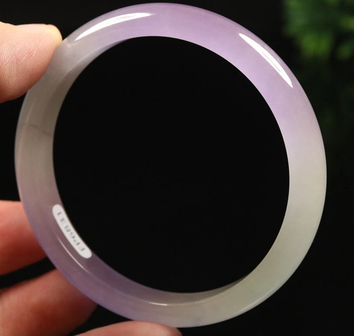 VINTAGE Large Jadeite Lavender Icy Jade Bangle Size 61mm A715