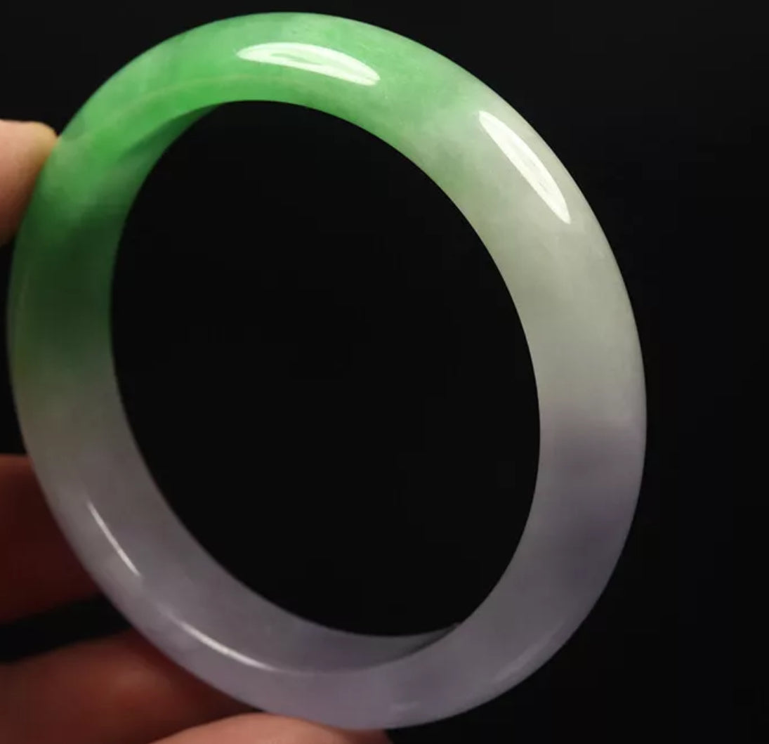 VINTAGE Medium Jadeite Green Jade Bangle Size 58mm D481 - JazzyJewelbyAmina