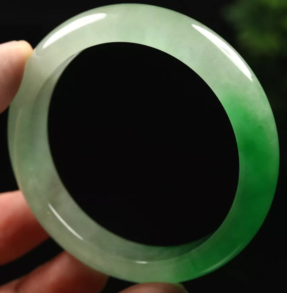 VINTAGE Small Jadeite Green Jade Bangle Size 56mm Unique Ombré Jade A041