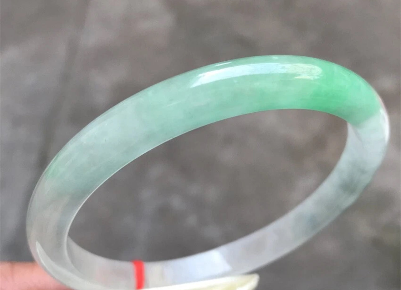 VINTAGE XXL Jadeite Green Icy Jade Bangle Size 66.8 MM Thin Round Bangle U629