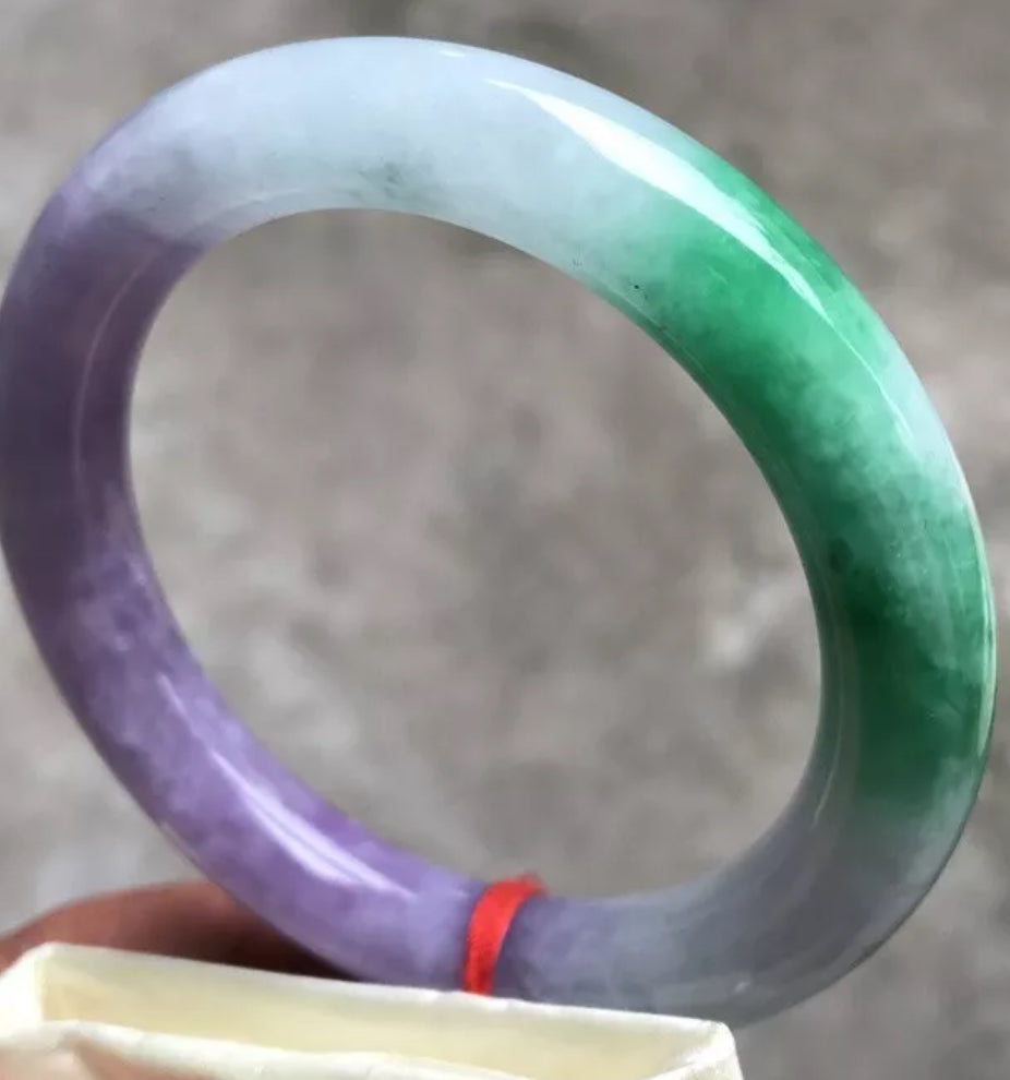 VINTAGE Large Jadeite Green/Lavender/White Jade Bangle Size 60mm Round Princess Cut D992 - JazzyJewelbyAmina