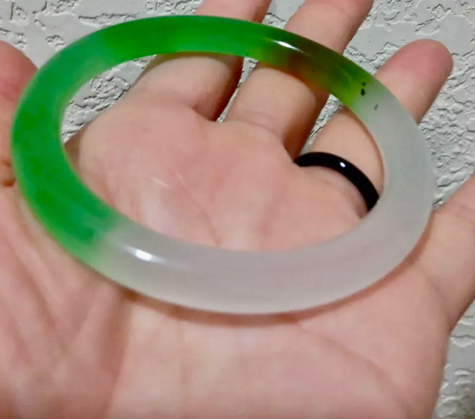VINTAGE Large Jadeite Green/Lavender Jade Bangle Size 62.8mm Round Princess Cut U605 - JazzyJewelbyAmina
