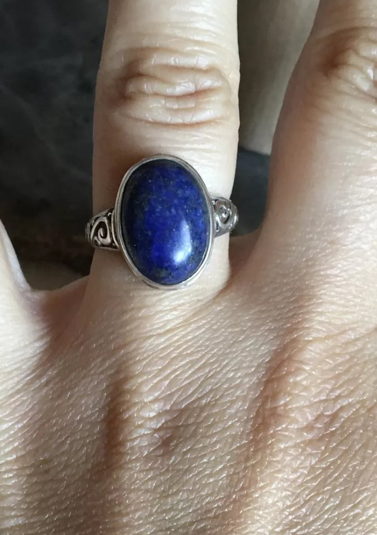 VINTAGE Medium Lapis Lazuli Stone Ring Sterling Silver 925 Bali Band 6 crew Size 6 US - JazzyJewelbyAmina
