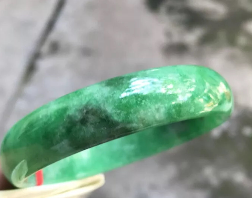 VINTAGE Large Jadeite Green Jade Bangle Size 62mm Emerald Green A464 - JazzyJewelbyAmina