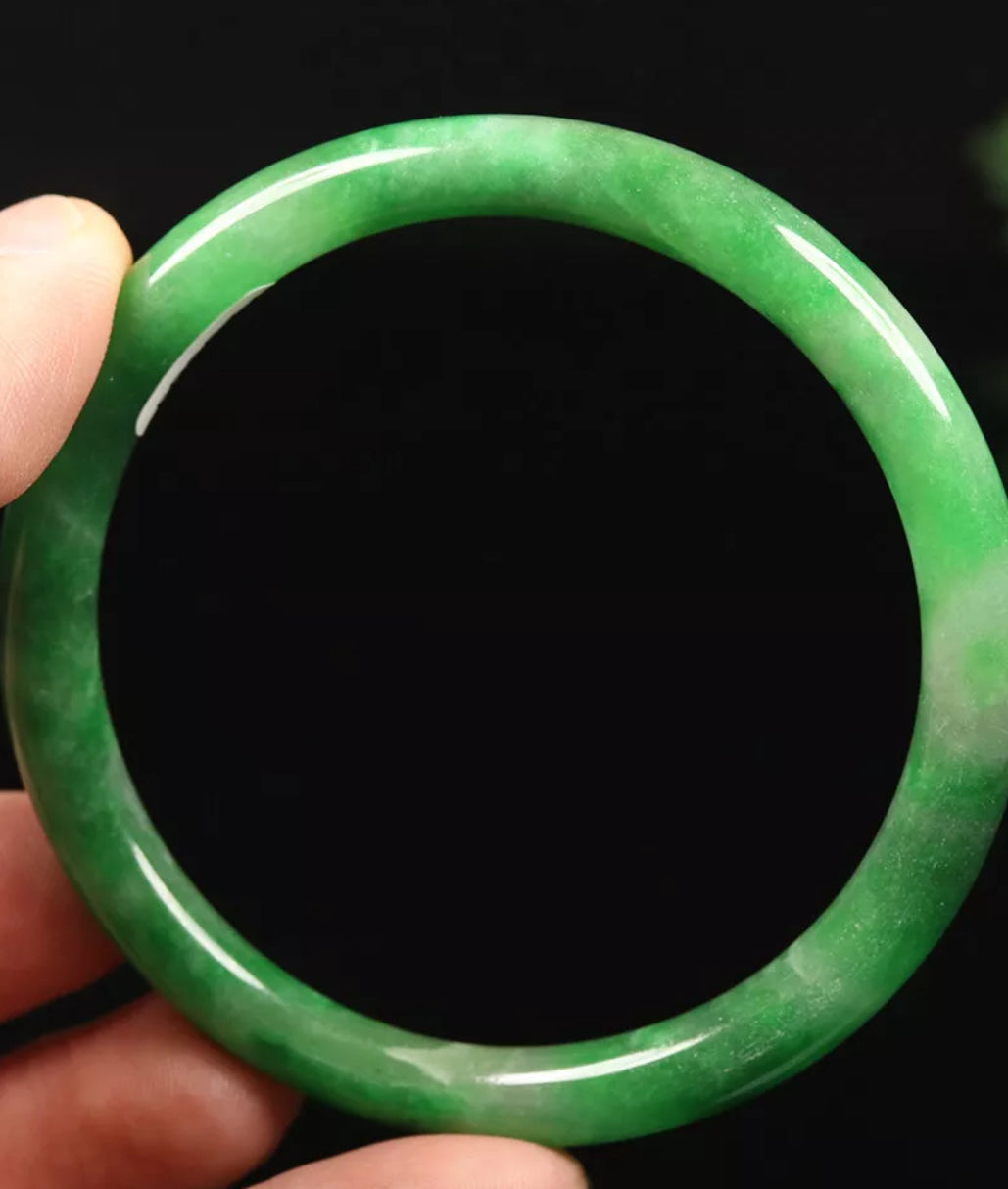 VINTAGE Medium Jadeite Green Jade Bangle Size 59mm Round Princess Cut Imperial Green Jade U3141