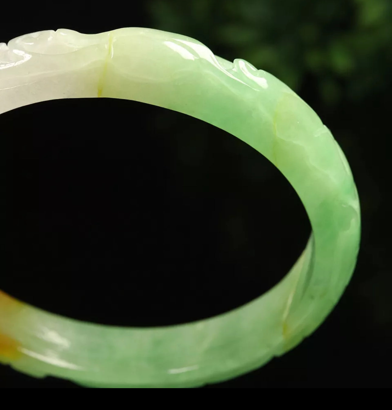 VINTAGE XL Jadeite Green/Brown Jade Bangle Handcarved Ruyi Bat Size 64mm J399 - JazzyJewelbyAmina