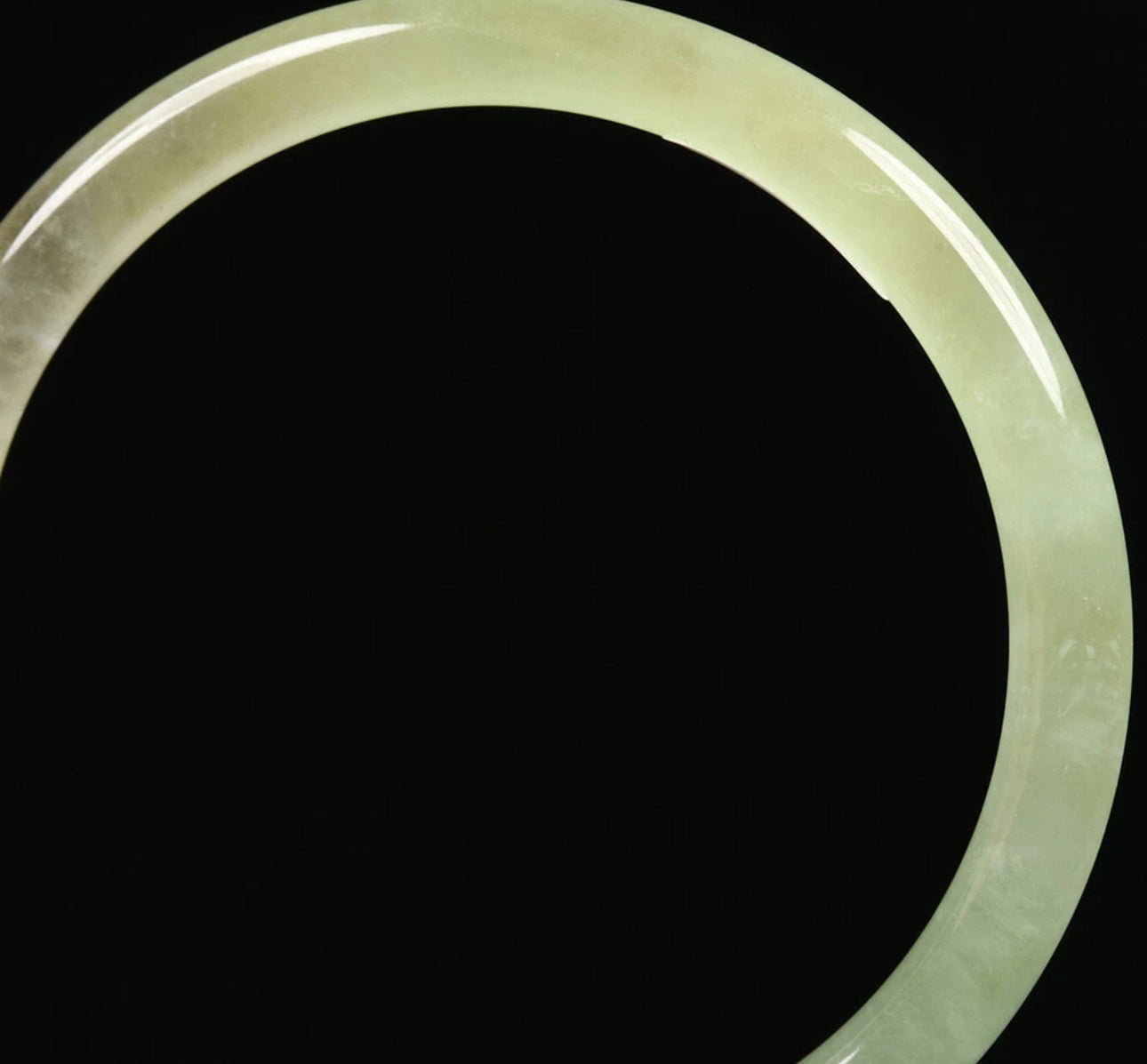 VINTAGE Medium Jadeite ICY Green Jade bangle Size 57 mm Round Princess Cut U954