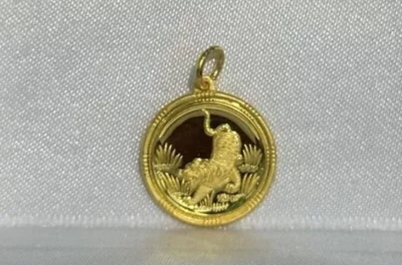 24K Yellow Gold Tiger Zodiac Round Pendant 3.86g - Fine Gold Prosperity Piece - JazzyJewelbyAmina