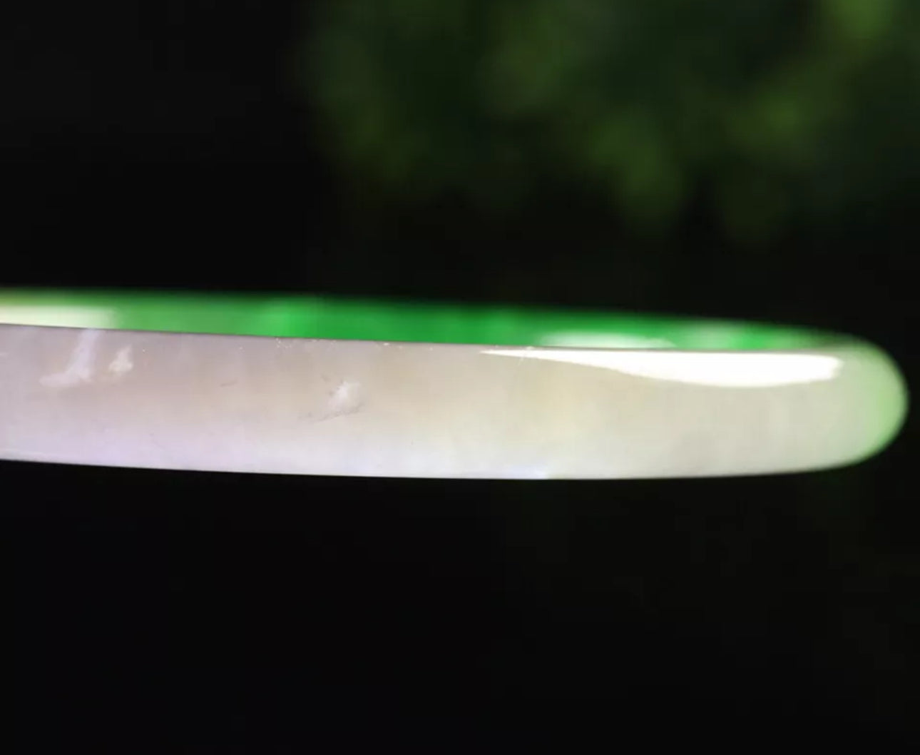 VINTAGE Small Jadeite Green Lavender Jade Bangle Round Princess Cut Size 55mm L487 - JazzyJewelbyAmina