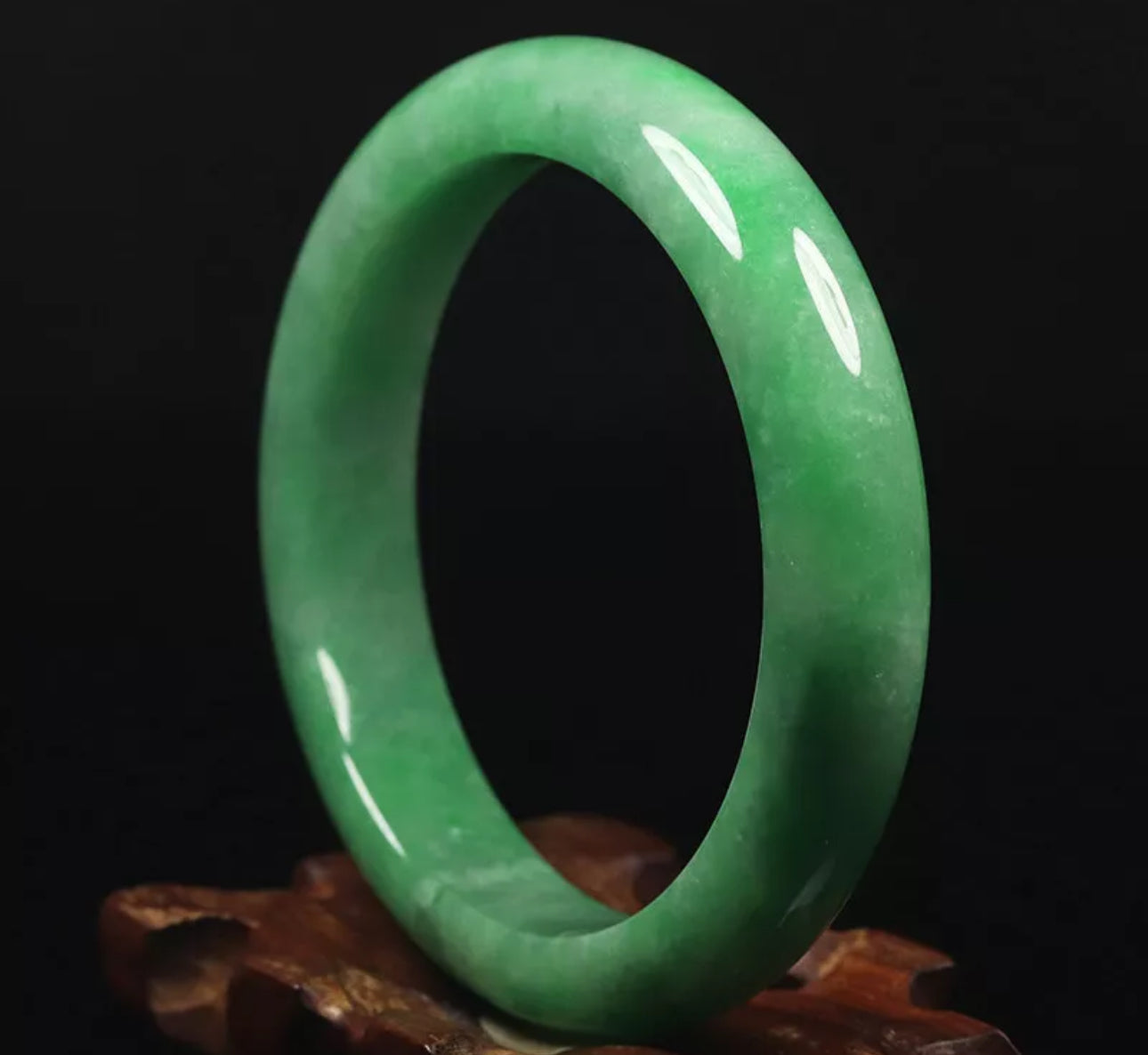 VINTAGE Medium Jadeite Green Jade Bangle Size 58mm S595 - JazzyJewelbyAmina