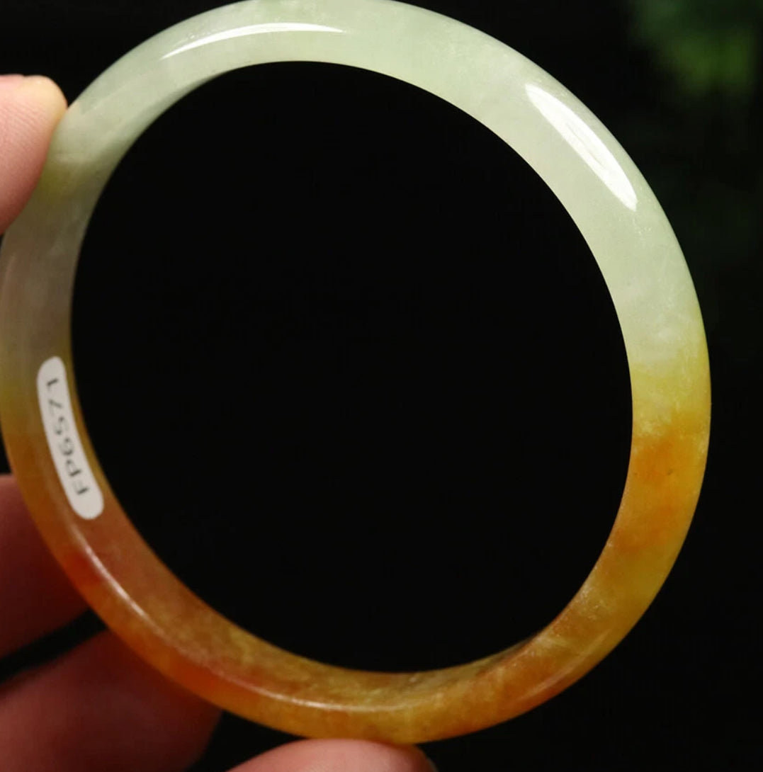 VINTAGE Small Jadeite Brown/Green Jade Bangle Size 56 mm U195