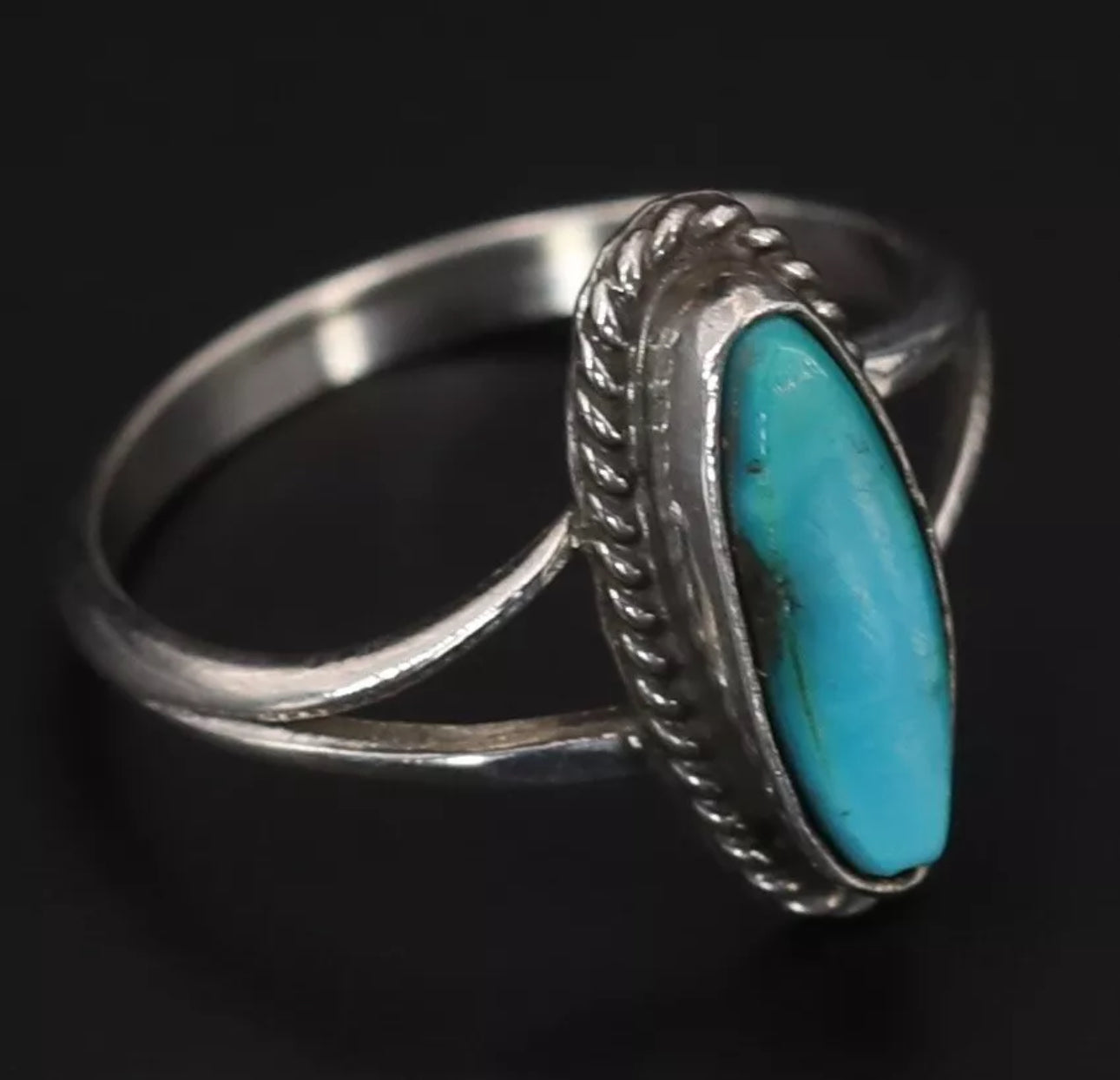 VINTAGE - NAVAJO Turquoise Elongated Braided STERLING SILVER Ring Size 6US - JazzyJewelbyAmina