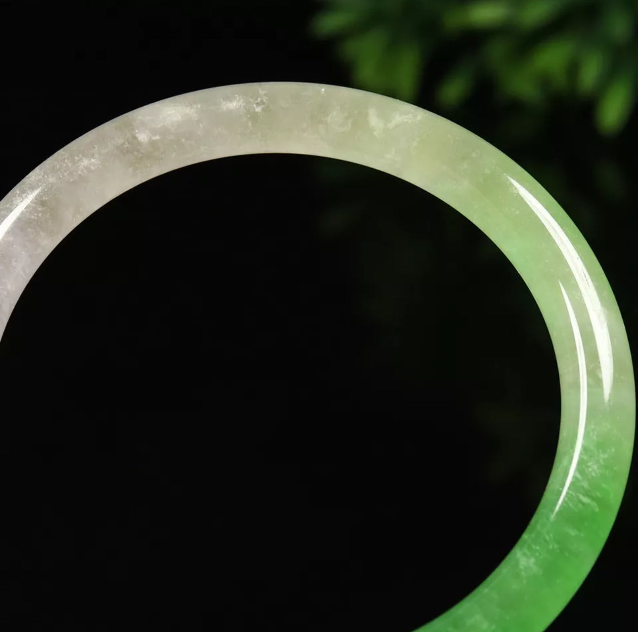 VINTAGE Medium Jadeite Green Jade Bangle Size 58mm Round Princess Cut D073 - JazzyJewelbyAmina