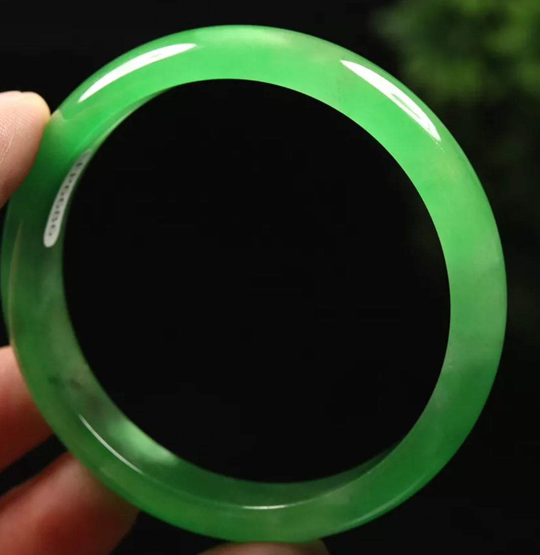 VINTAGE Medium Jadeite Green Jade Bangle Size 58mm Emerald Green Jade Shade M425 - JazzyJewelbyAmina