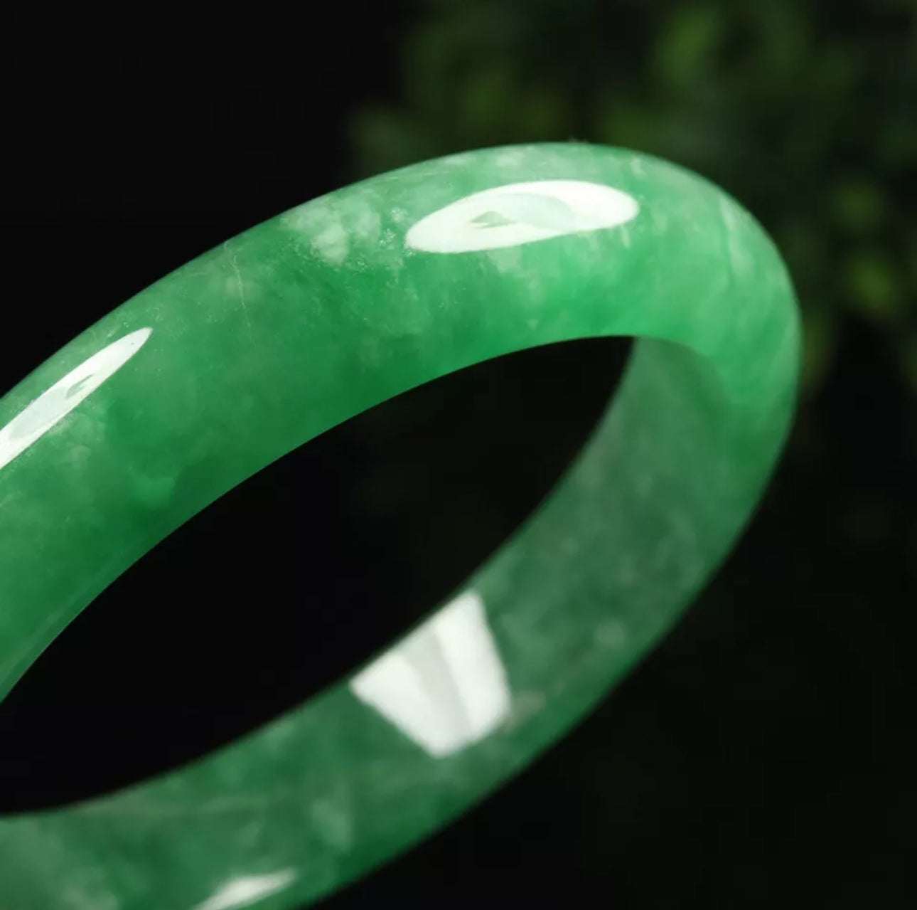 VINTAGE Medium Jadeite Green Jade Bangle Size 57mm Round Princess Cut N603 - JazzyJewelbyAmina