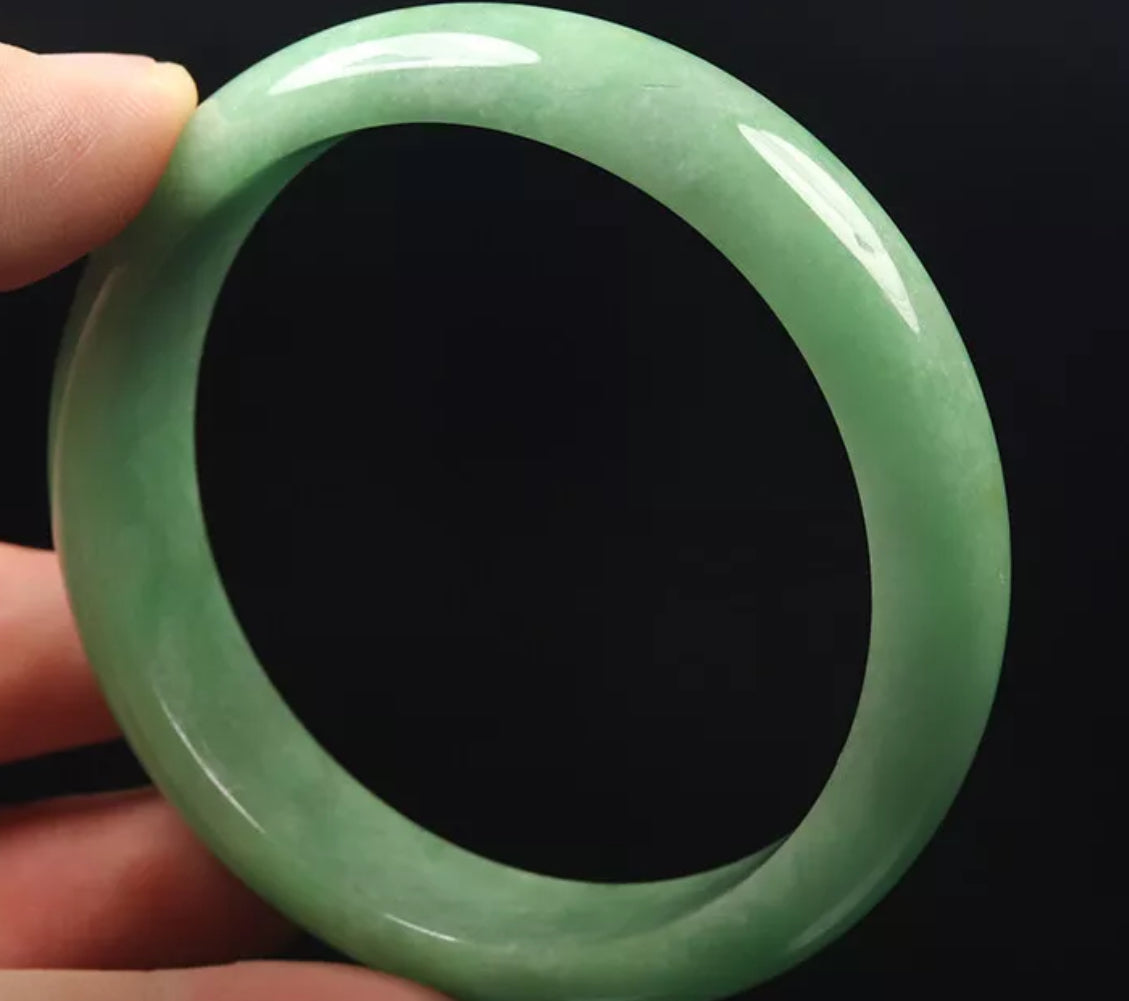 VINTAGE Large Jadeite Green Jade Bangle Size 60mm Y785 - JazzyJewelbyAmina