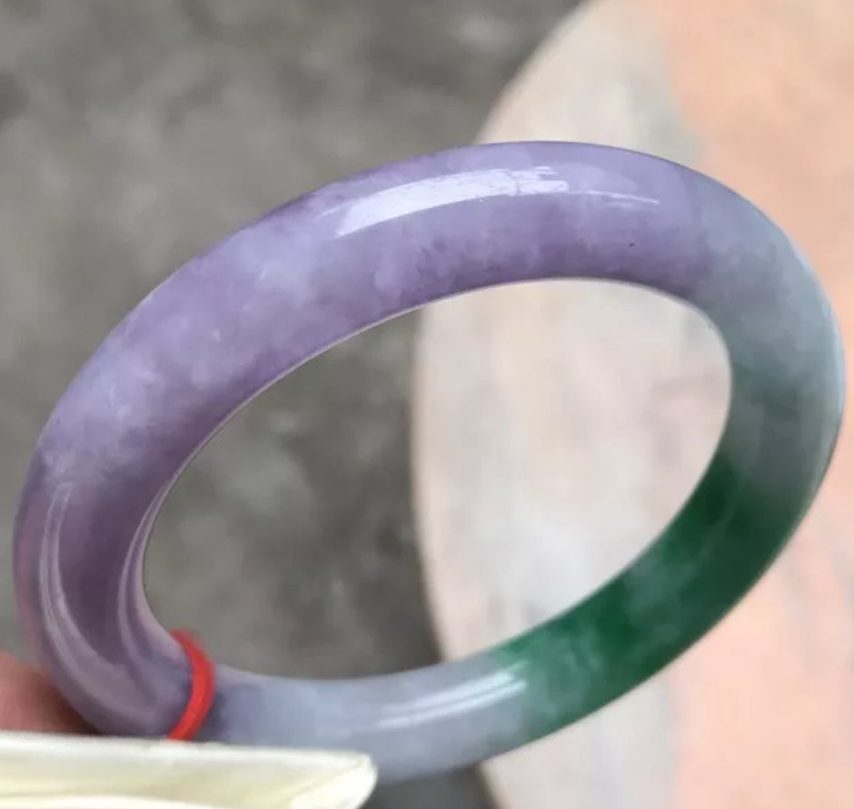 VINTAGE Large Jadeite Green/Lavender/White Jade Bangle Size 60mm Round Princess Cut D992 - JazzyJewelbyAmina