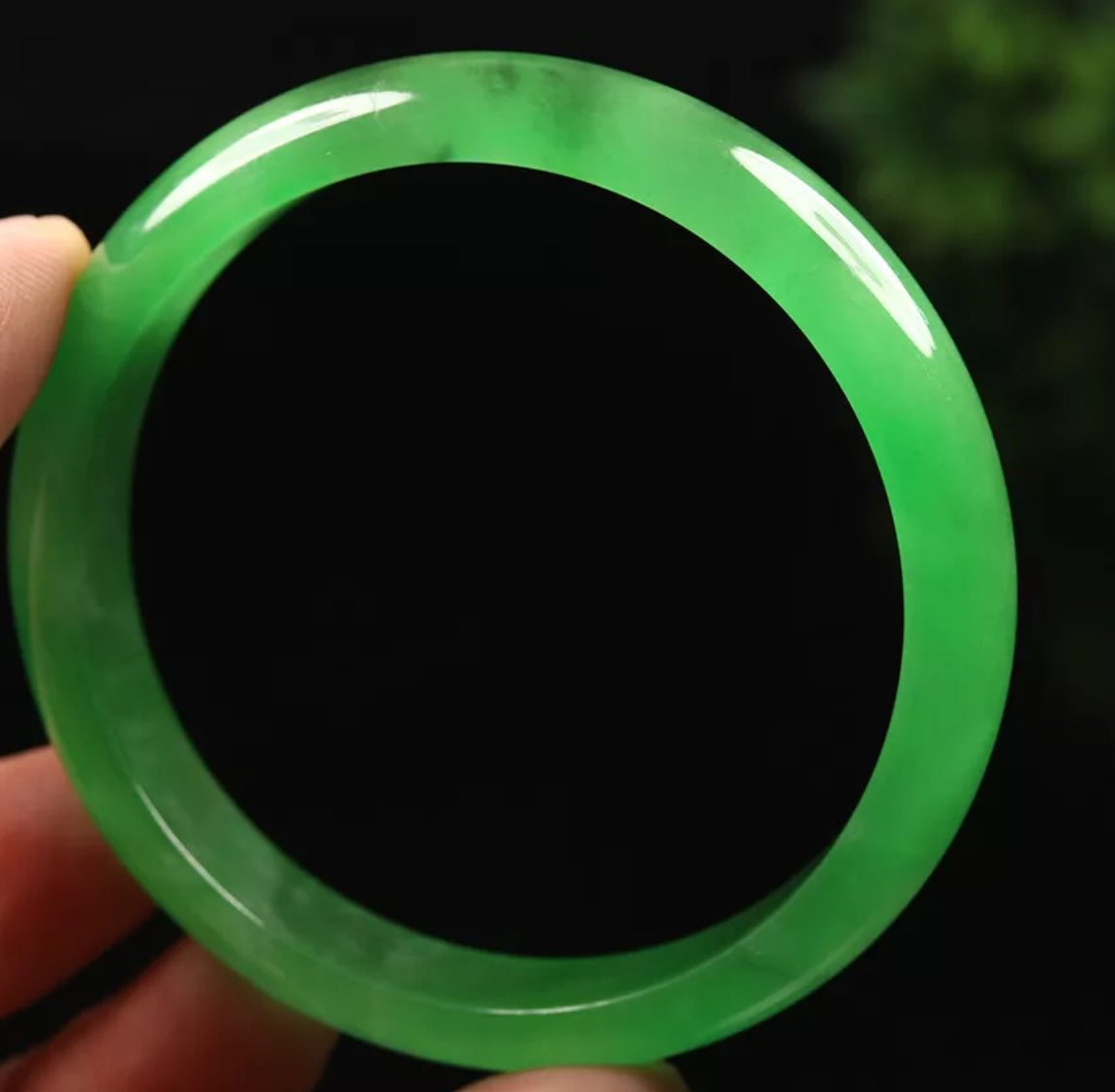 VINTAGE Medium Jadeite Green Jade Bangle Size 58mm Emerald Green Jade Shade M425 - JazzyJewelbyAmina
