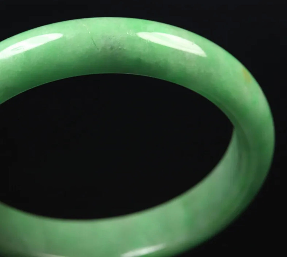 VINTAGE Large Jadeite Green Jade Bangle Size 62mm J667 - JazzyJewelbyAmina