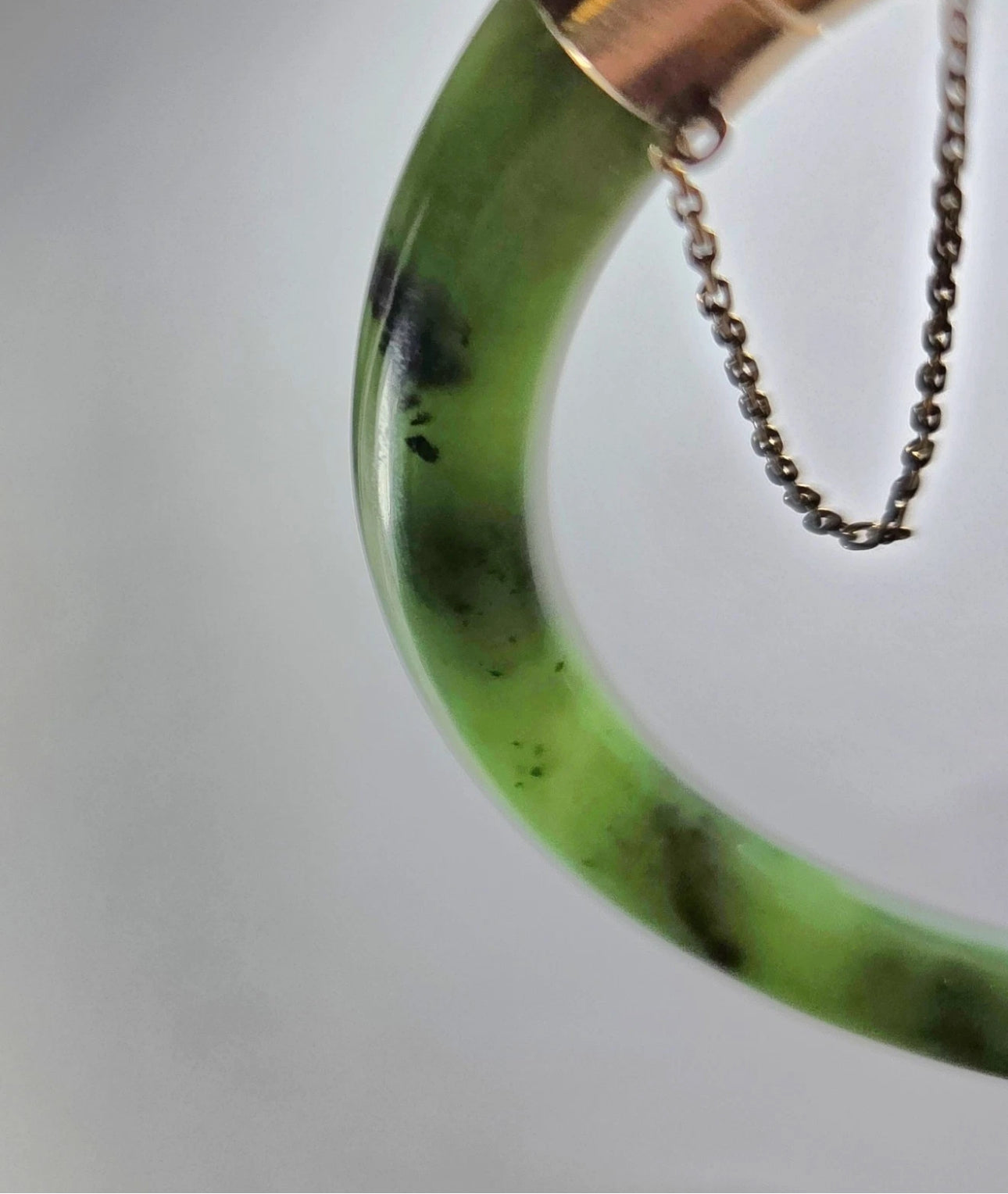 VINTAGE Owned 14K Yellow Gold Jadeite Deep Green Jade Bangle Hinged w/ Closure 7”Inner Diameter U0607 - JazzyJewelbyAmina