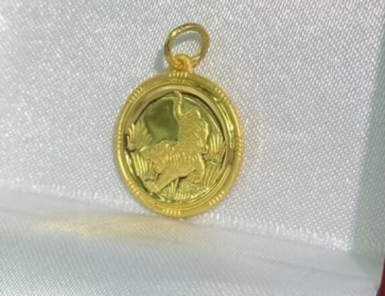 24K Yellow Gold Tiger Zodiac Round Pendant 3.86g - Fine Gold Prosperity Piece - JazzyJewelbyAmina