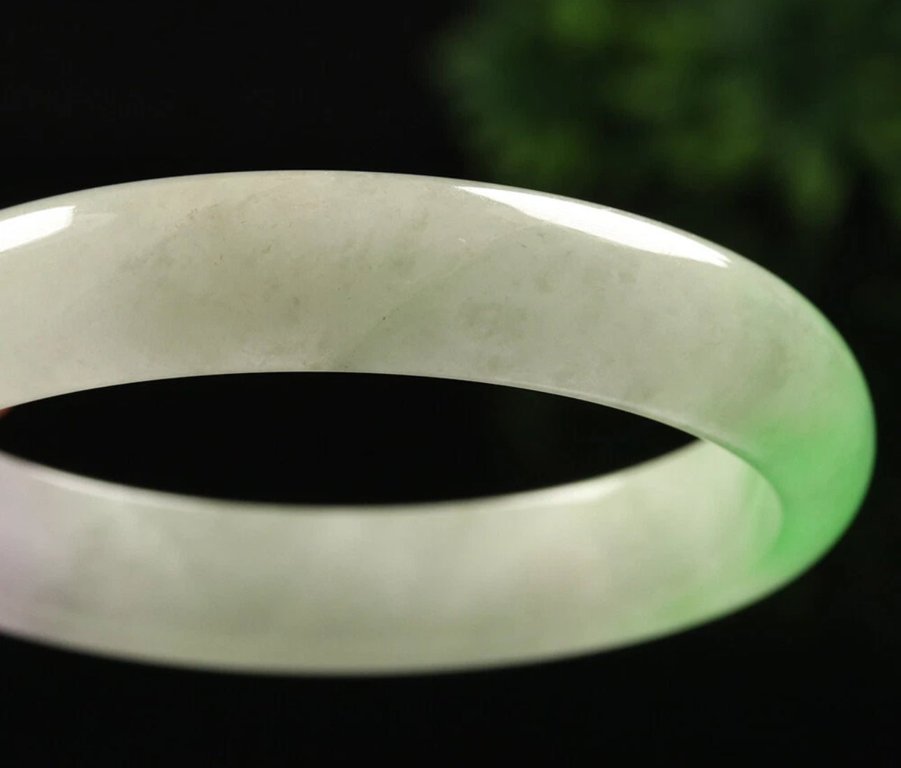 VINTAGE Large Icy Jadeite Green/Lavender Jade Bangle Size 60 mm U641