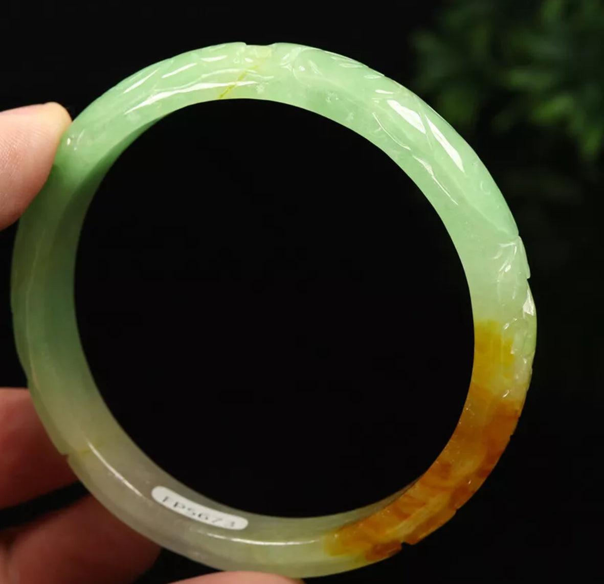 VINTAGE XL Jadeite Green/Brown Jade Bangle Handcarved Ruyi Bat Size 64mm J399 - JazzyJewelbyAmina