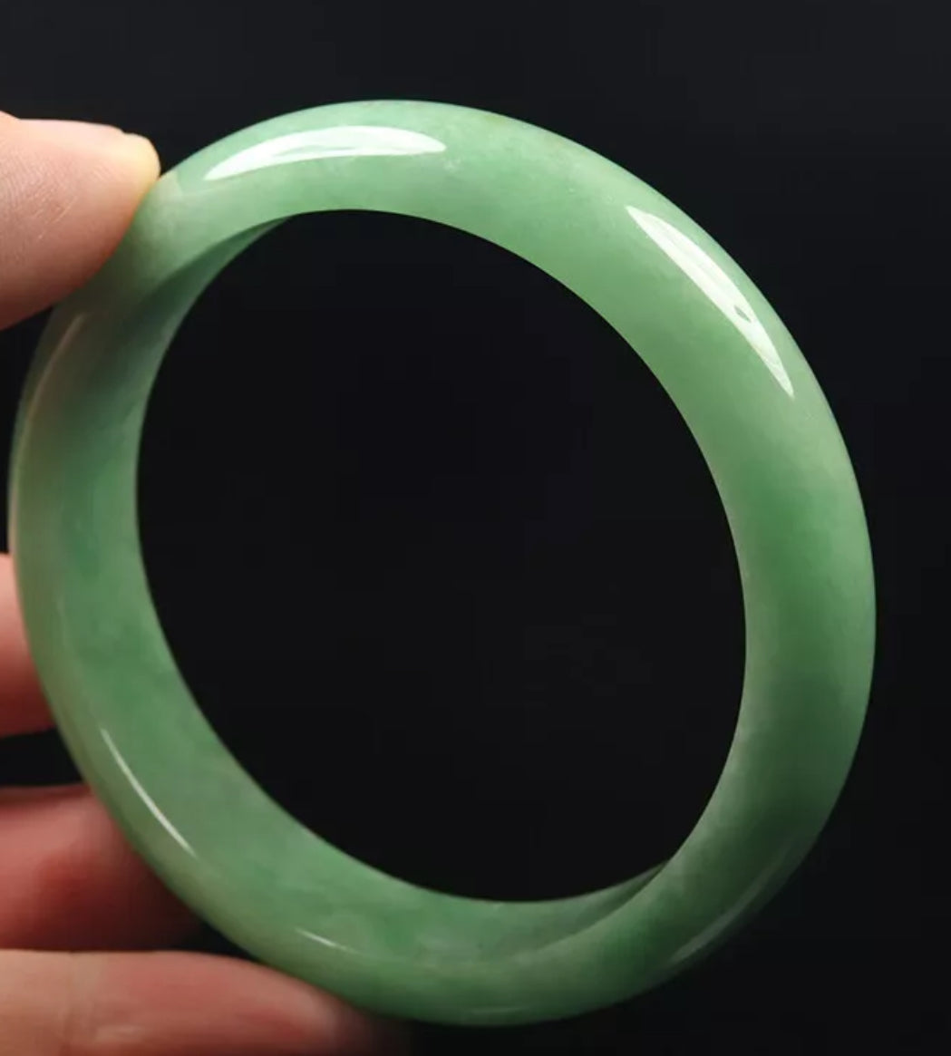 VINTAGE Large Jadeite Green Jade Bangle Size 60mm Y785 - JazzyJewelbyAmina