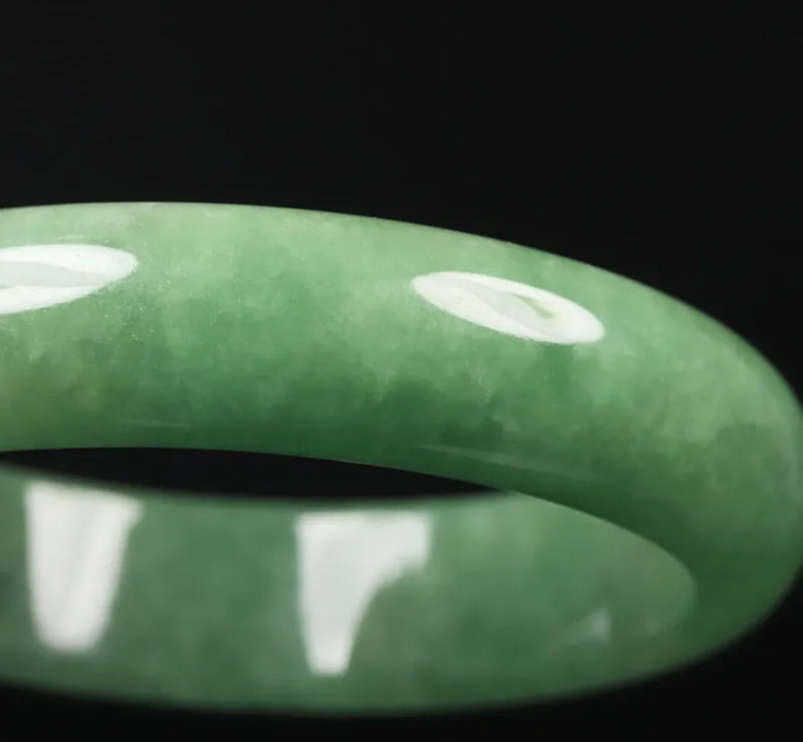 VINTAGE Large Jadeite Green Jade Bangle Size 60mm J743 - JazzyJewelbyAmina