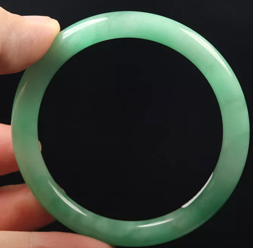 VINTAGE Medium Jadeite Green Jade Bangle Size 57mm S355 - JazzyJewelbyAmina