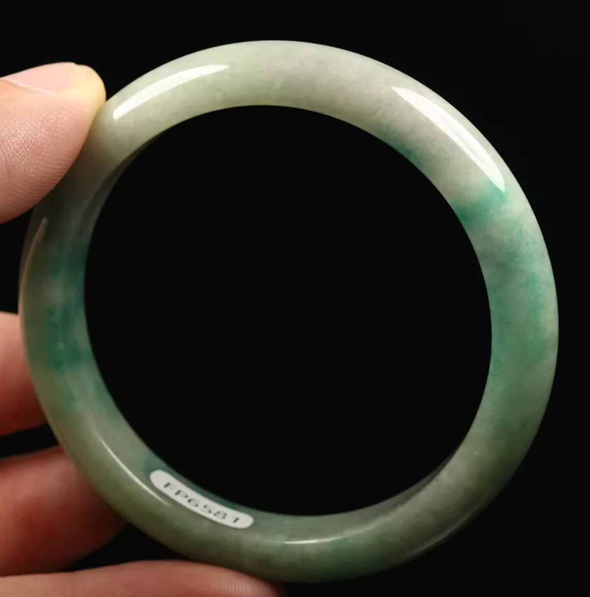 VINTAGE Small Jadeite Green/White Jade Bangle Size 56mm O581 - JazzyJewelbyAmina