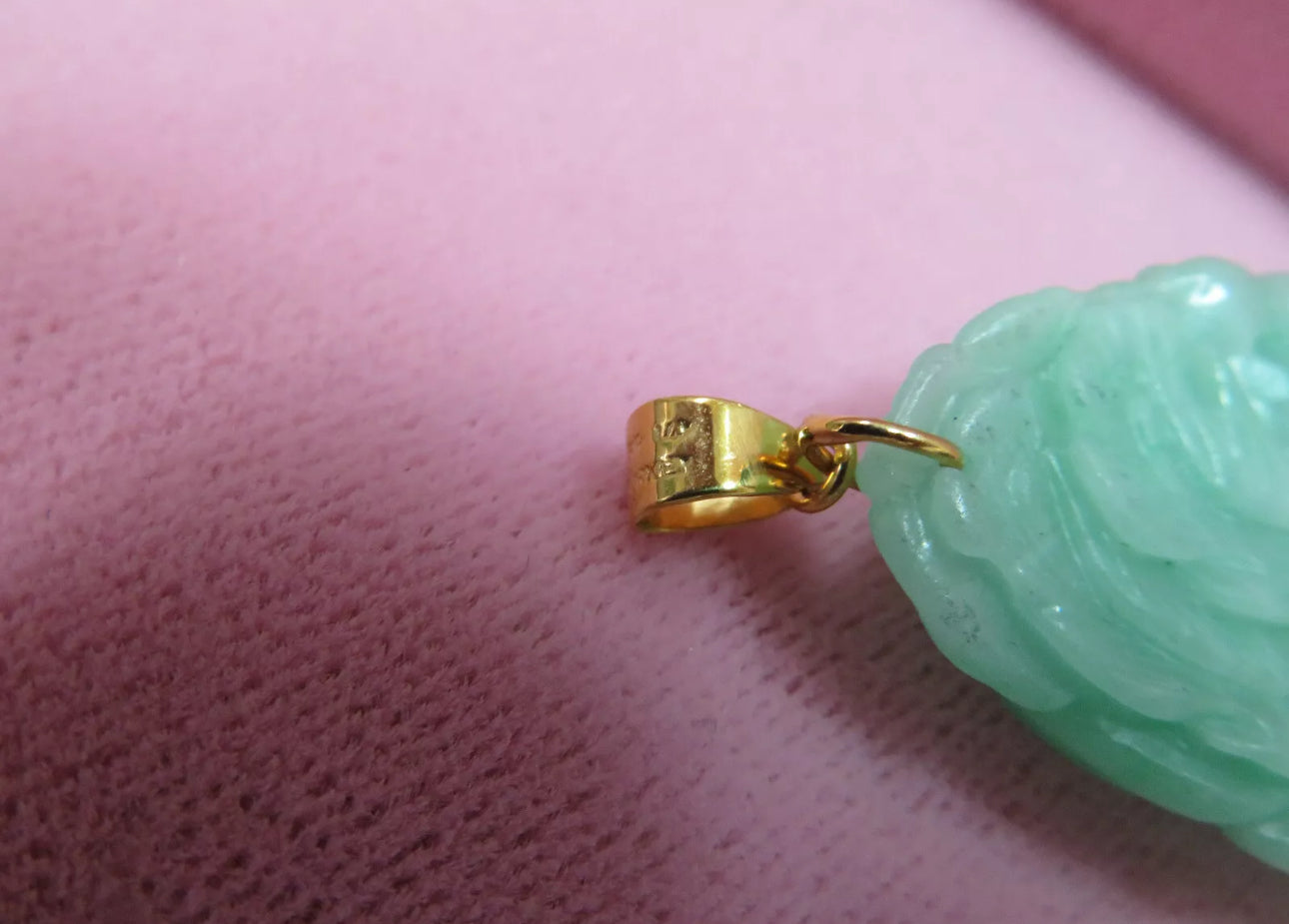 VINTAGE Jadeite Green Jade Pendant Handcarved Dragon 14k Yellow Gold (585 stamped) M319 - JazzyJewelbyAmina